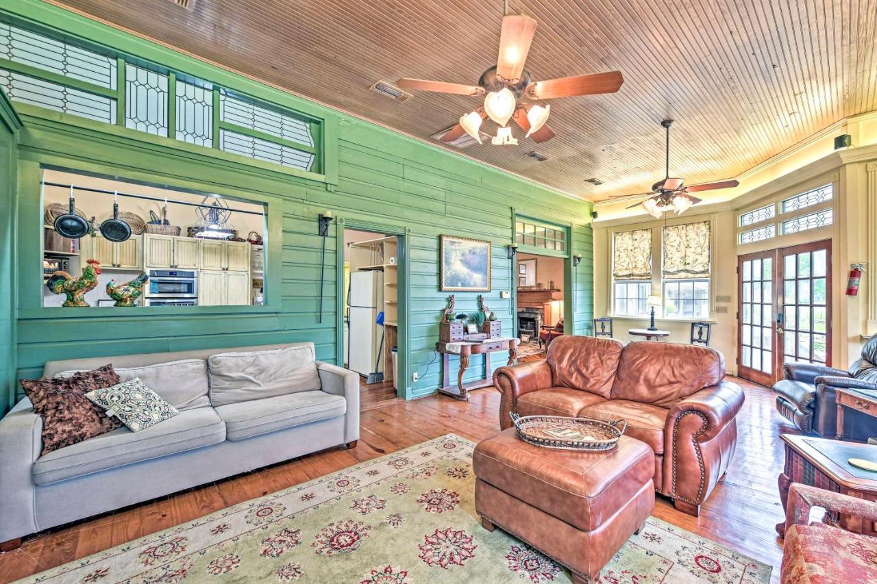 The Lilly House Historic Glen Rose Home With Porch! Экстерьер фото