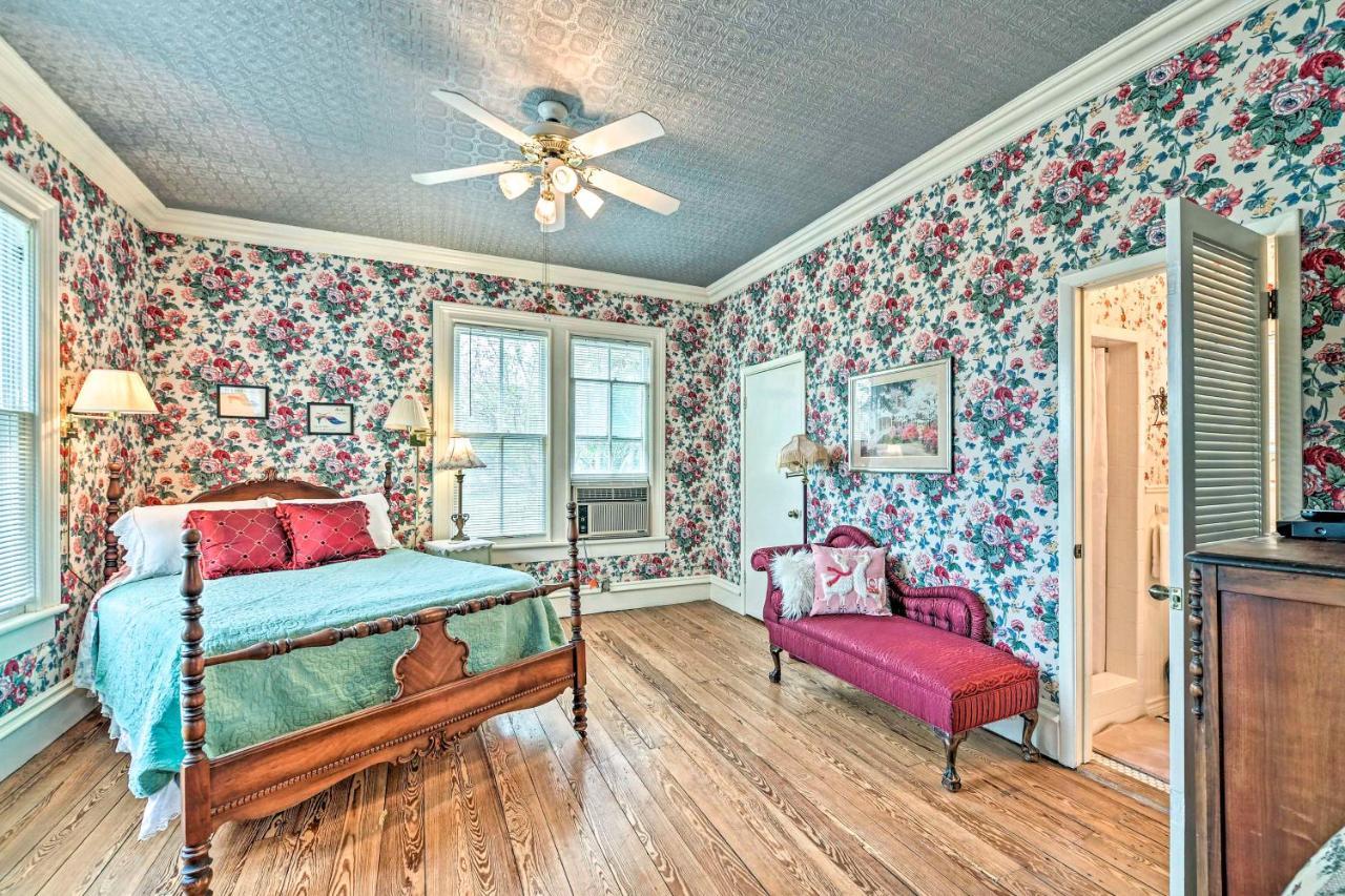 The Lilly House Historic Glen Rose Home With Porch! Экстерьер фото