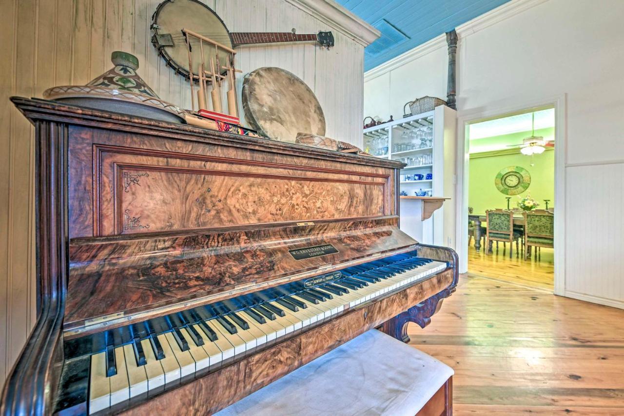 The Lilly House Historic Glen Rose Home With Porch! Экстерьер фото
