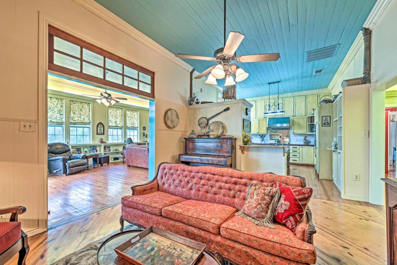 The Lilly House Historic Glen Rose Home With Porch! Экстерьер фото
