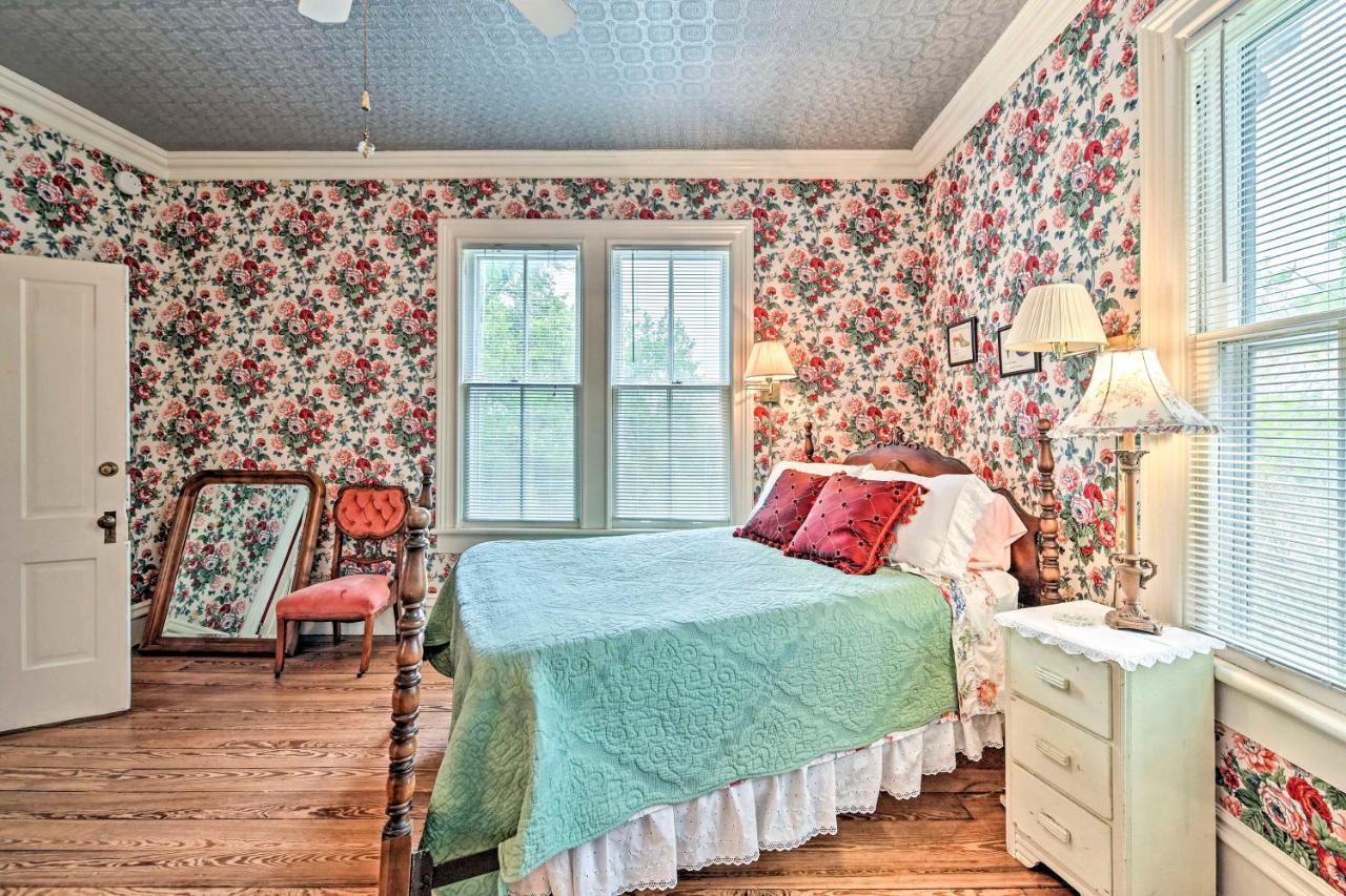 The Lilly House Historic Glen Rose Home With Porch! Экстерьер фото