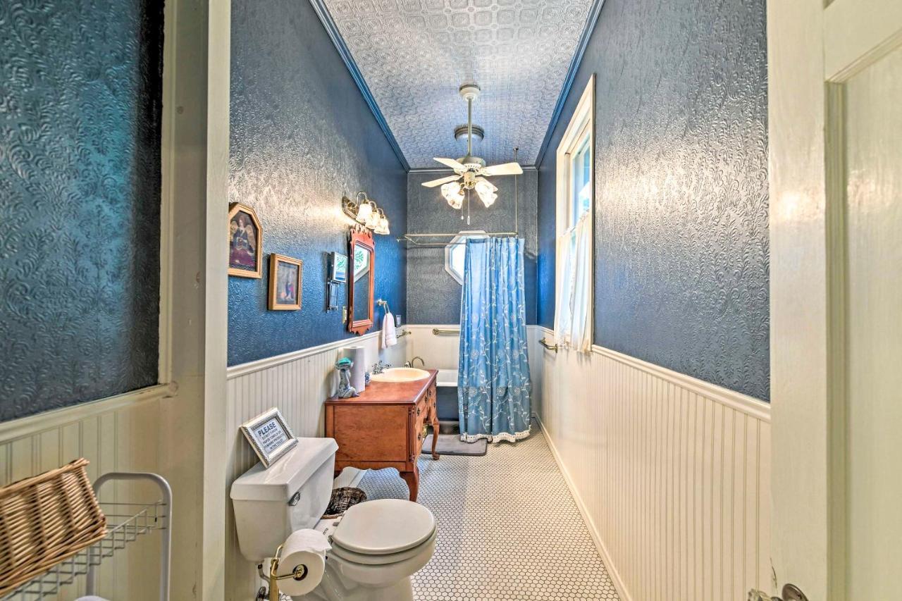 The Lilly House Historic Glen Rose Home With Porch! Экстерьер фото